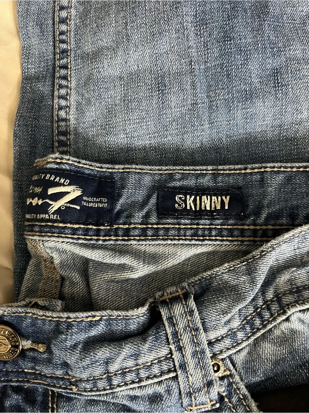 Seven7 Men's Distressed Relaxed Fit Blue Jeans - Picture 12 of 13